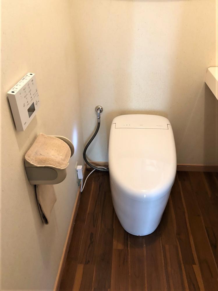 【佐賀県】トイレリフォームと蓄電池・エコキュート設置事例