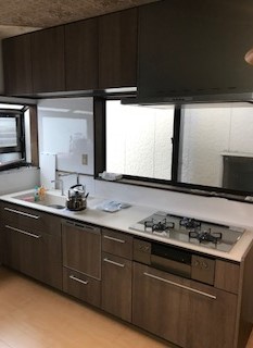 佐賀県の最新リフォーム施工事例～キッチン、廊下、リビング床～