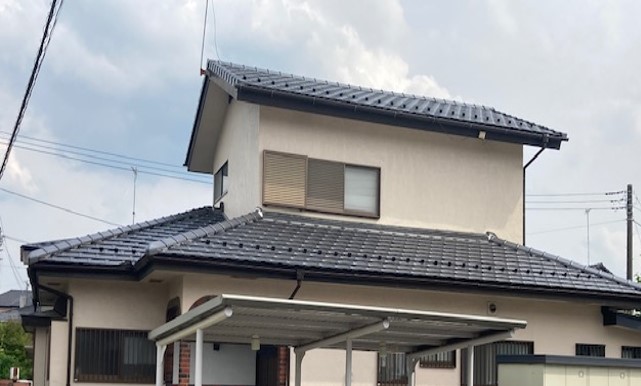 瓦屋根葺き替えで、地震に強く外観も美しくなりました！