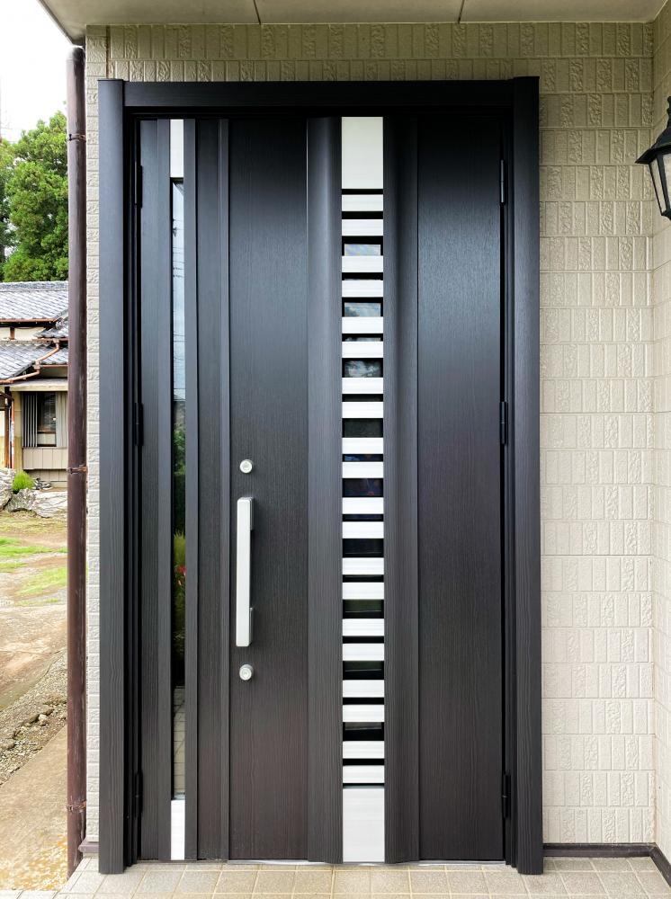 【埼玉県】導線も風通りも改善した玄関ドアリフォーム!