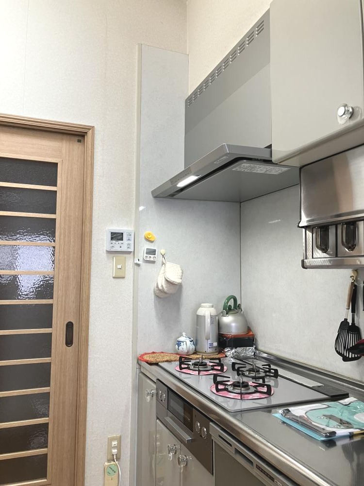 ビルトインコンロ・レンジフードのセット交換でリフォーム後のような素敵なキッチンへ!(長崎県)