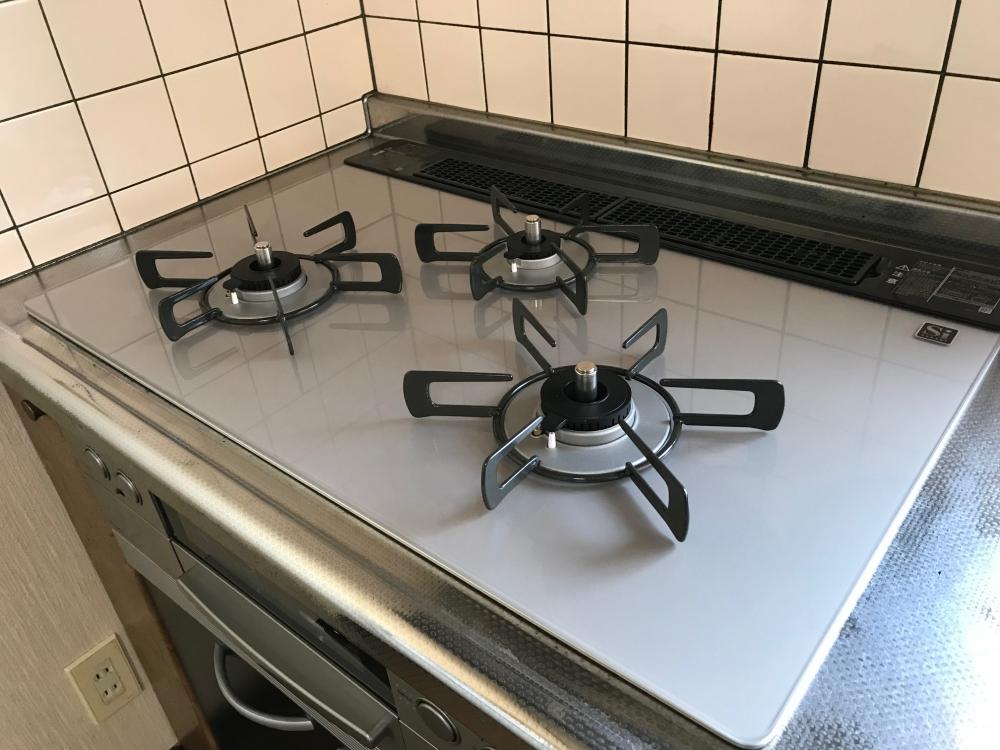 コンロ周りがすっきりキレイに♪収納力もアップ