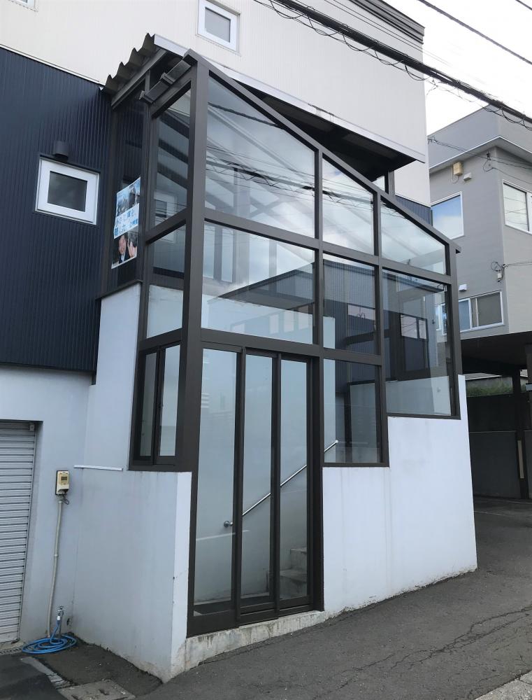 全体を囲う風除室取付リフォーム!